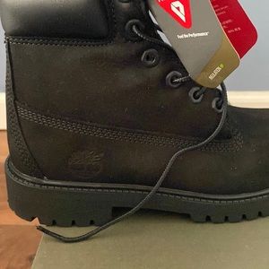 BRAND NEW Black timberland boots